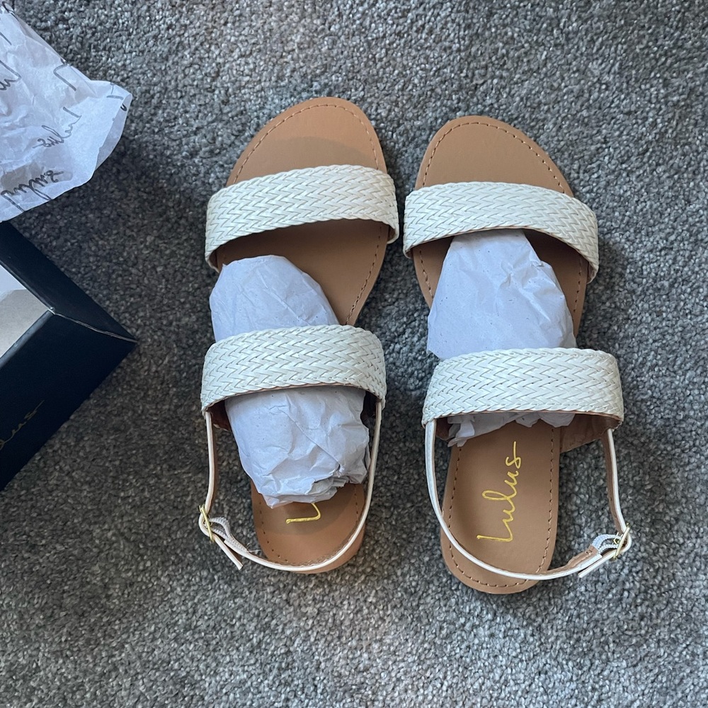 Lulu’s white sandals new in box